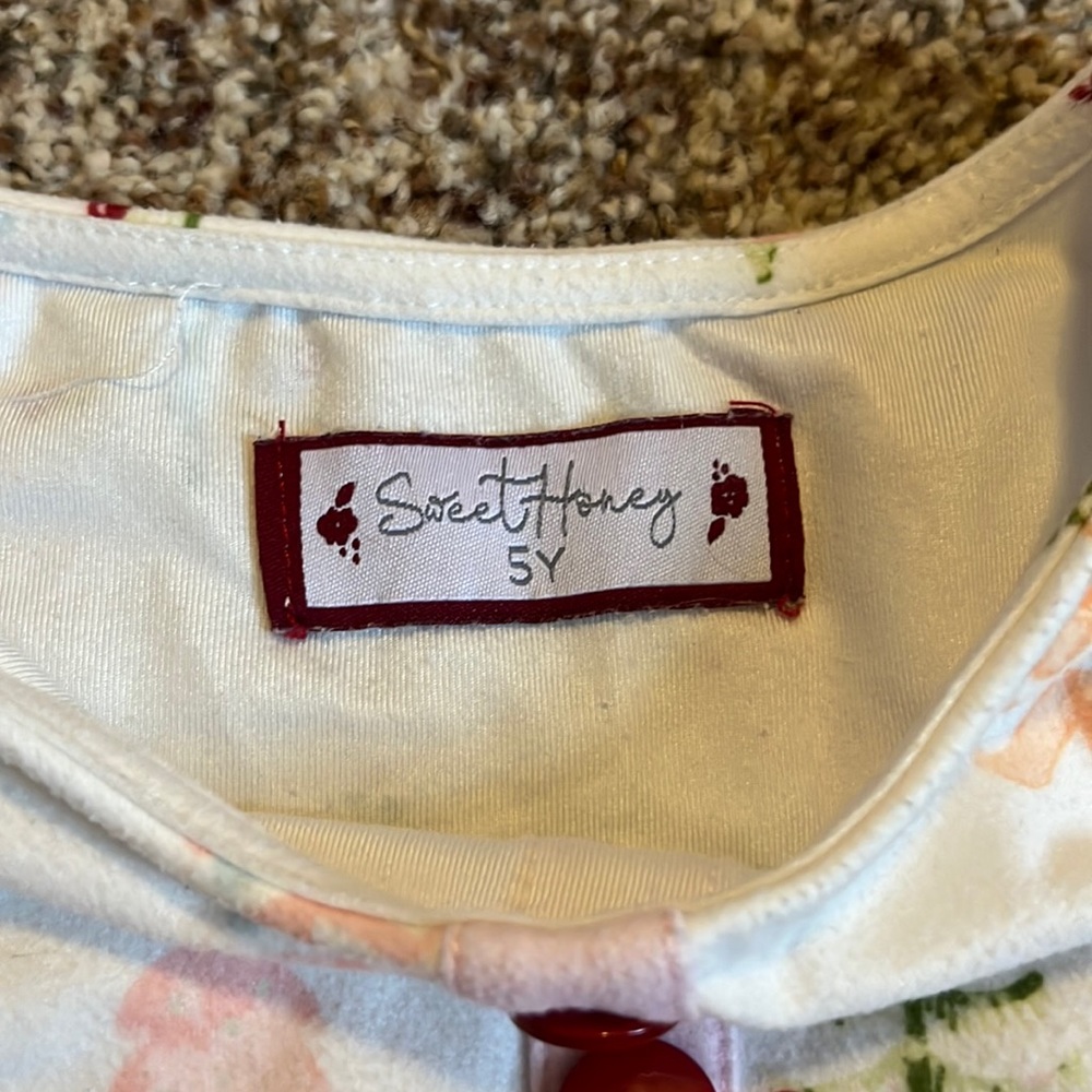 Christmas pjs size 5 - Picture 3 of 3